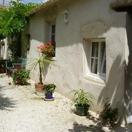 La Bughee La Clef Des Champs Holiday home Saint-Mard (Charente-Maritime)